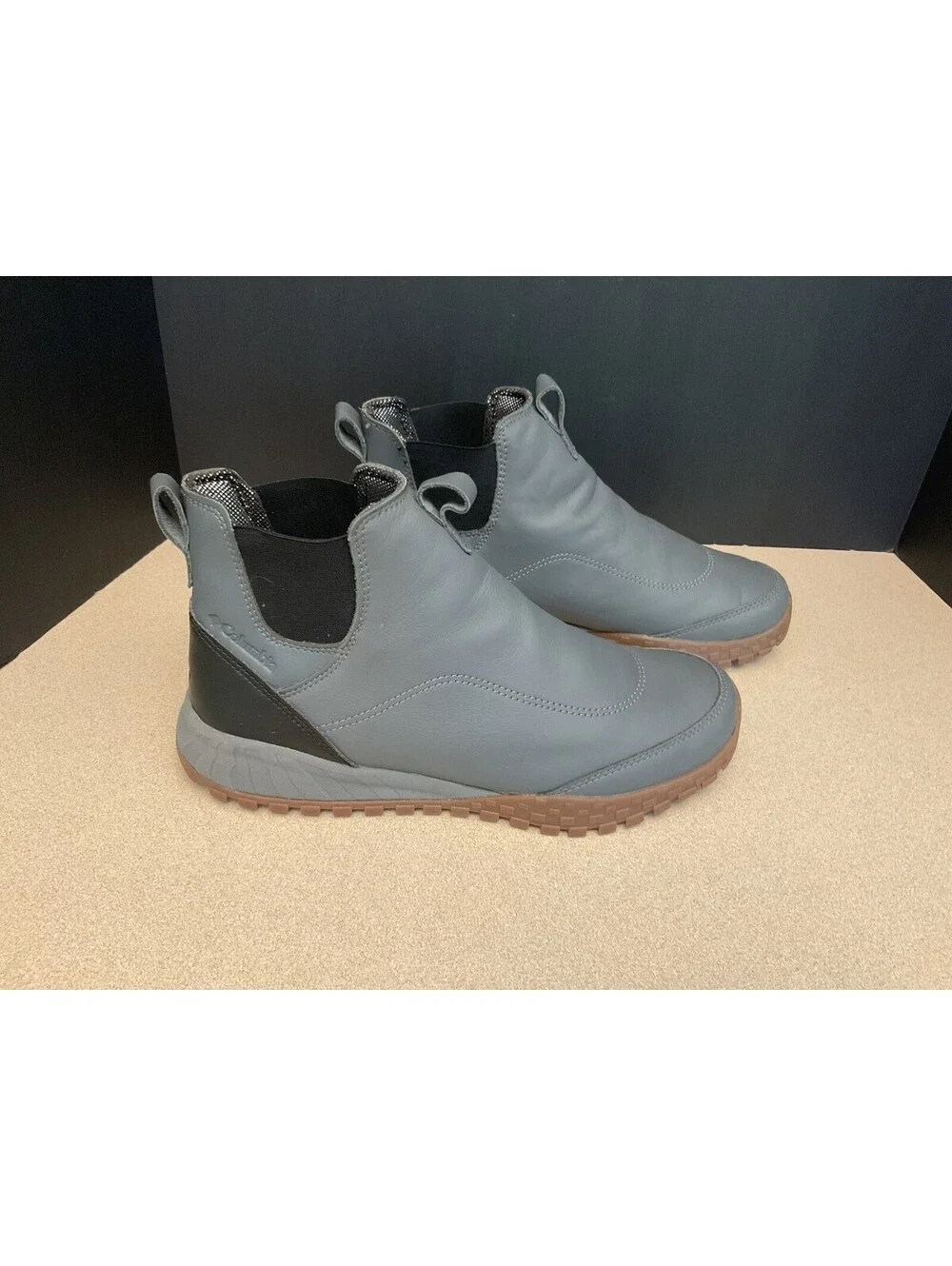 Mens Columbia Fairbanks Rover Chelsea Boots Gray Waterproof Omni-Heat. Size 10.5